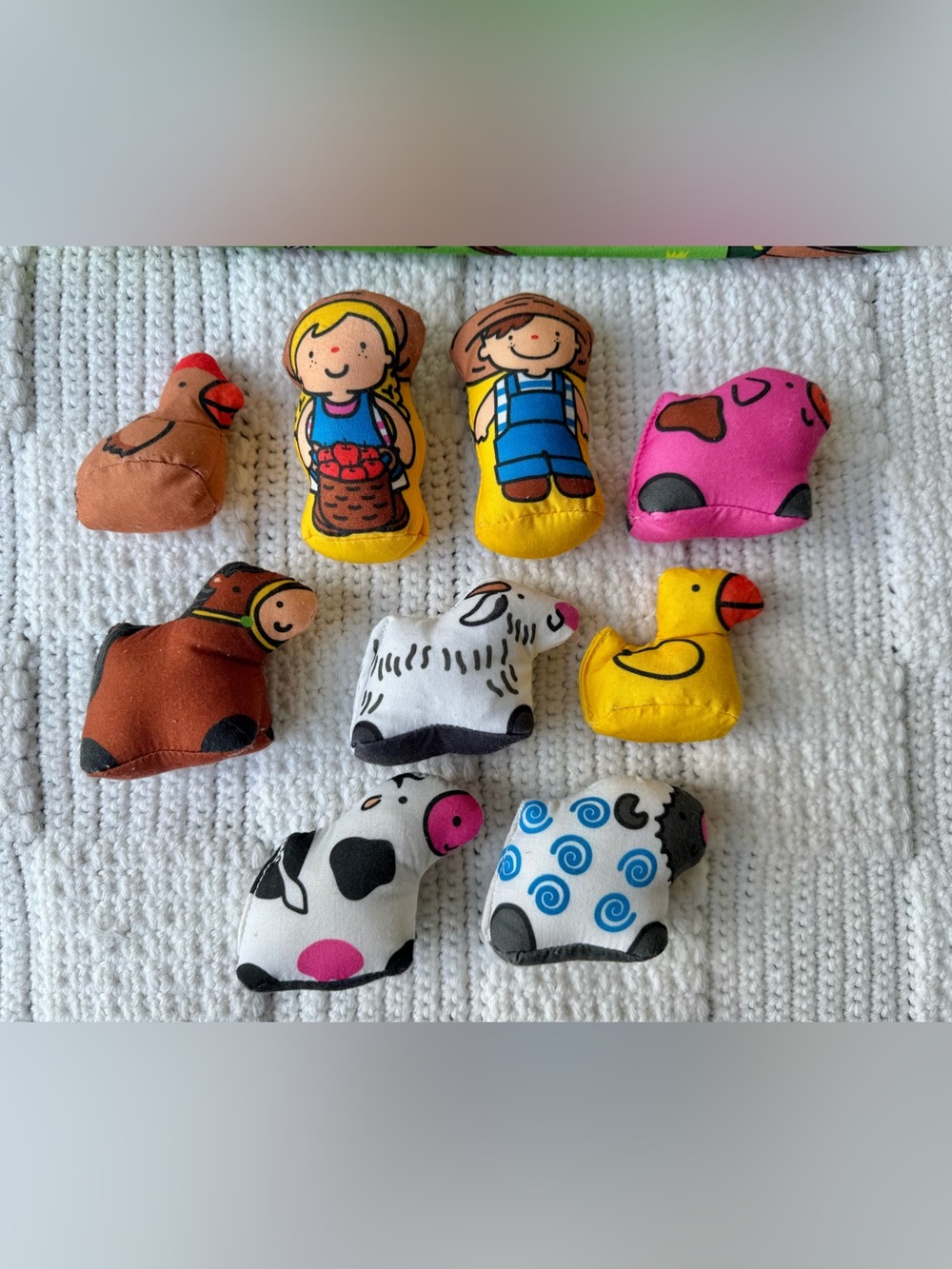 Melissa & Doug K’s Kids Take Along Farm Play Mat - Picture 4 of 12